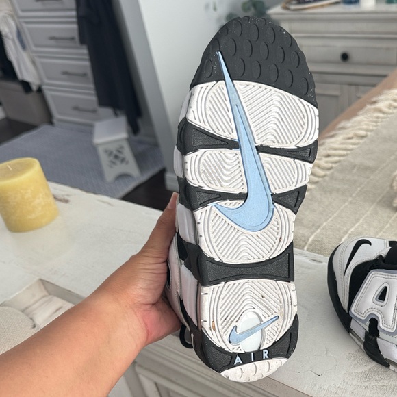 Nike Men’s Air More Uptempo Black and White Sneakers SZ 8 Good Condition - Picture 7 of 8